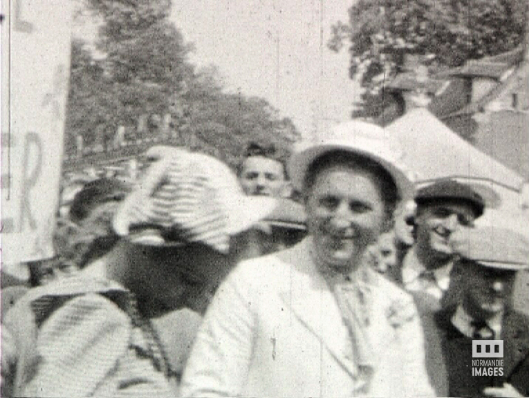 photogramme issu de "Fête de la Victoire" de Pierre Le Bihan - 1945/1949  © Normandie Images