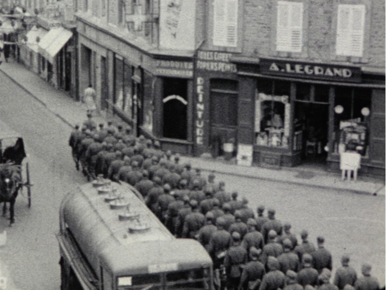 Photogramme tiré du film “Avranches” - F. Bignon - 1940 Photogramme tiré du film “Avranches” - F. Bignon - 1940