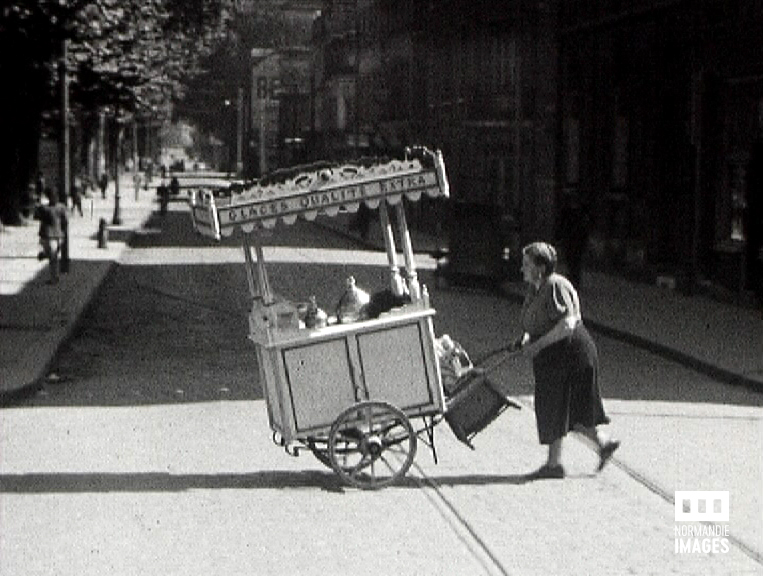 Les glaces Martinez de Jacques Martin-Pigeon, 1946, 16mm © Normandie Images