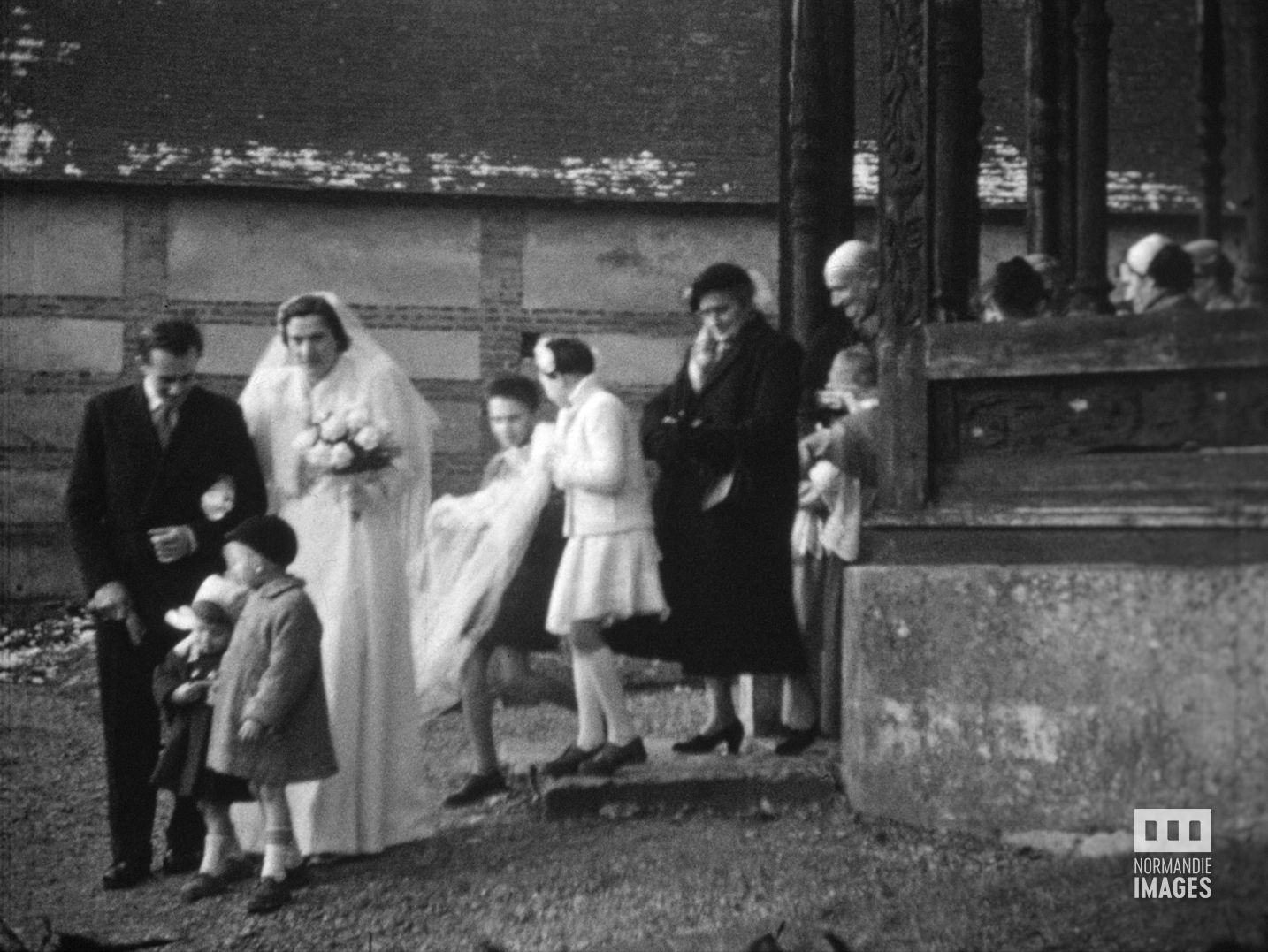 Photogramme issu du film "Mariage famille Longer, Ry", Jean Breton, 1949, 9,5mm © Normandie Images
