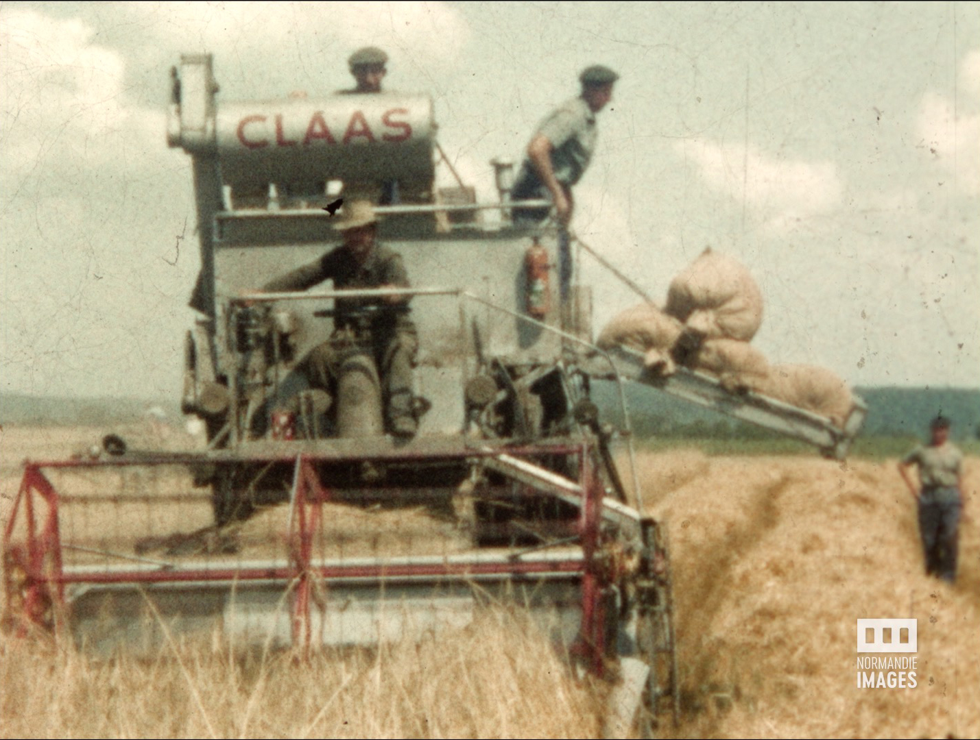 © "Moisson" réalisé par Pierre Baudouin, 1960, Couleur/muet, 8 mm © Normandie Images