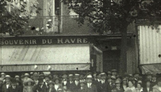 Inauguration du monument aux morts de André Lucas, 1924, 9,5 mm, NB, muet © Normandie Images 