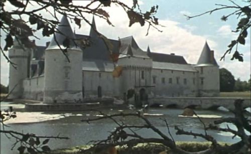 Le château du Plessis Bourré en ouverture du film