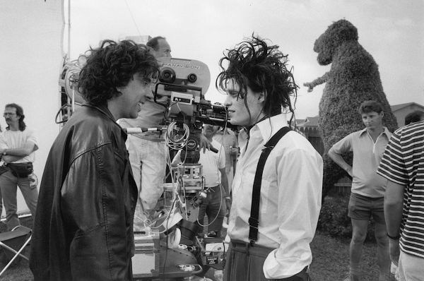 41Tim Burton et Johnny Deep sur le tournage d’Edward aux mains d’argent