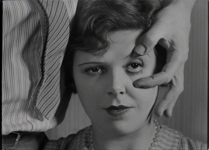 Un Chien andalou (1929) de Luis Buñuel