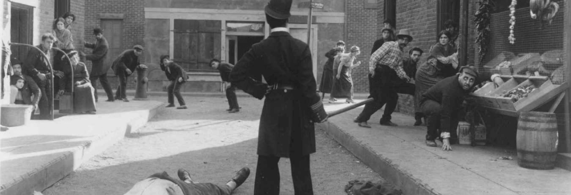  Charlot Policeman 1917