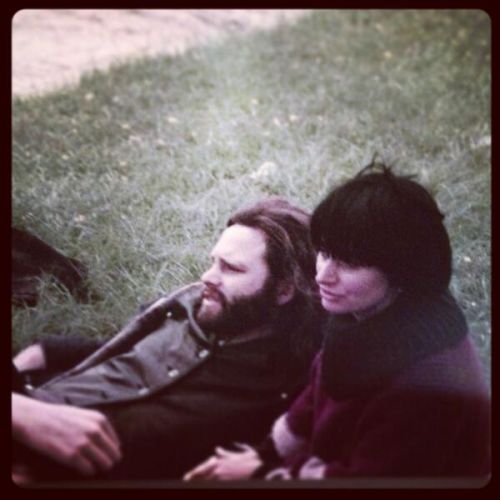Jim Morrison et Agnès Varda sur le tournage de Peau d’âne