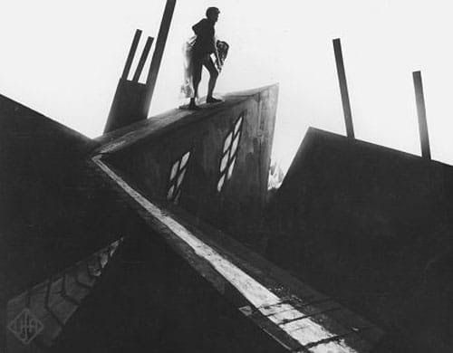 Le Cabinet du Docteur Caligari (Robert Wiene, 1920), un laboratoire thématique et formel pour le fantastique. 